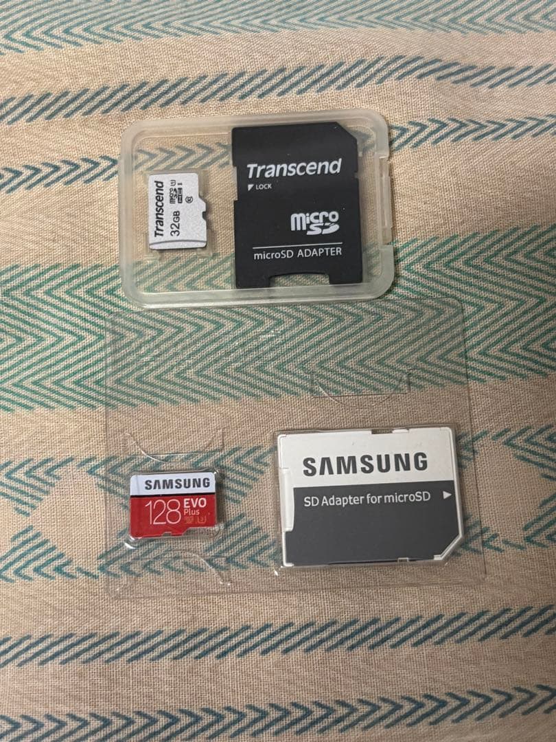 Nintendo Switch + マイクロsdカード2枚 + ハードケース