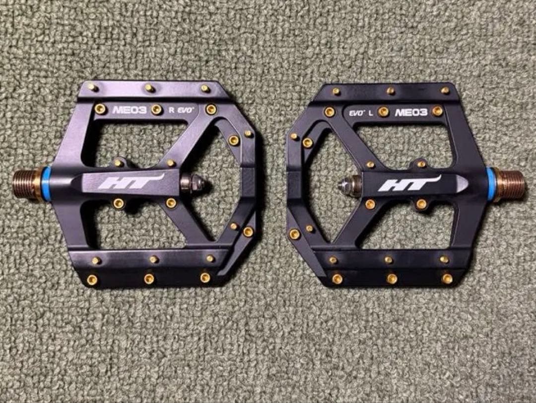 ノ*助様 破格 HT ME03T 試乗のみ 超軽量MTBフラットペダル