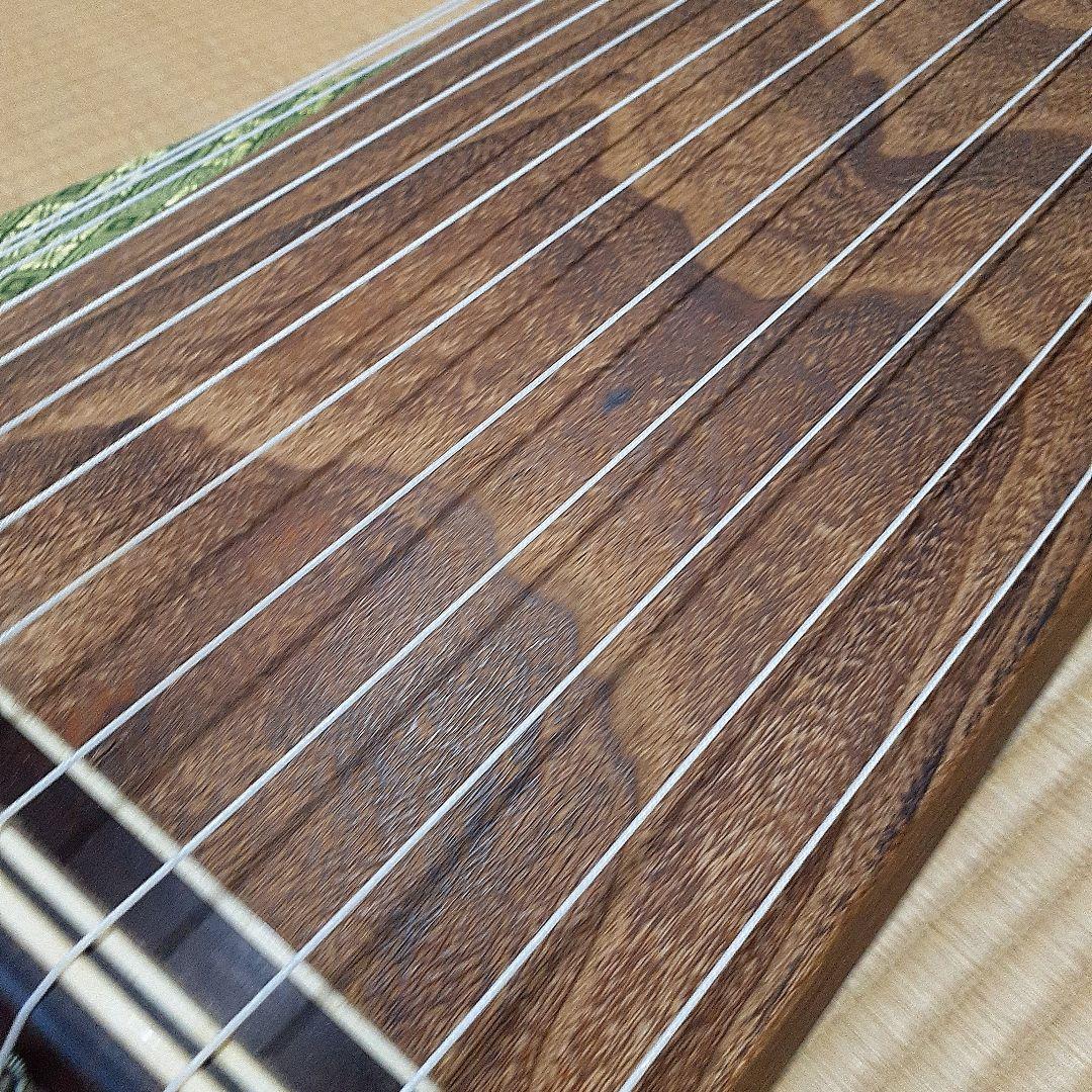 伝統的な木製琴 すだれ彫りナイロン弦付き 専用袋付き送料無料