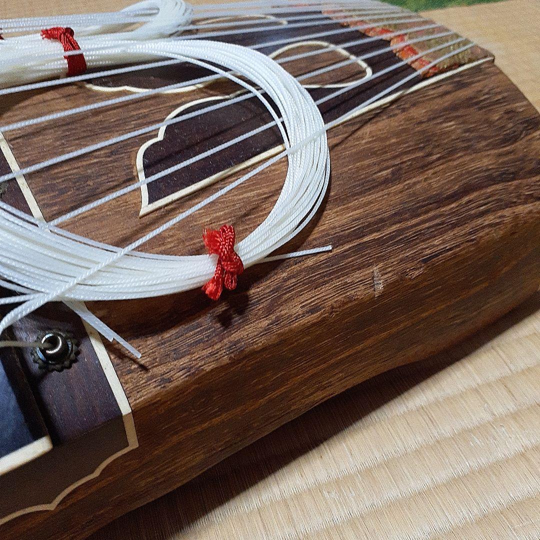 伝統的な木製琴 すだれ彫りナイロン弦付き 専用袋付き送料無料