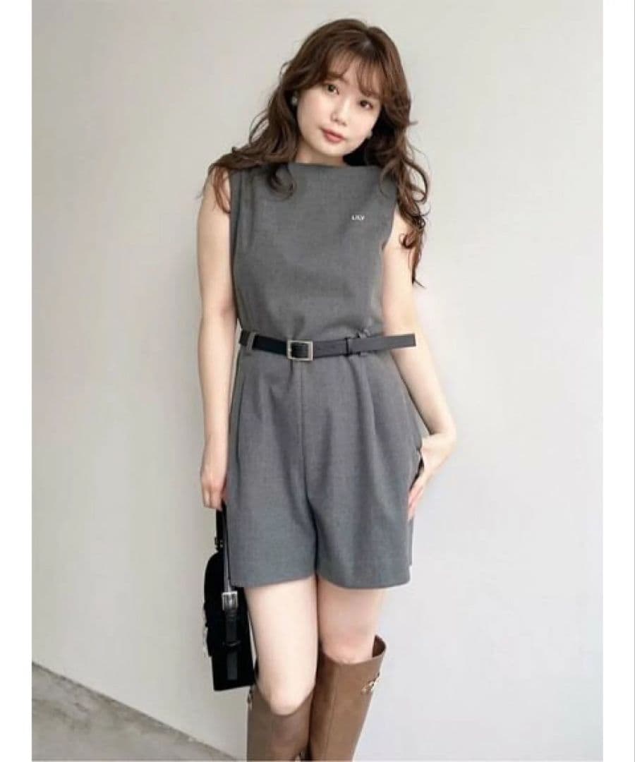 【極美品】ベルト付きミニロンパース