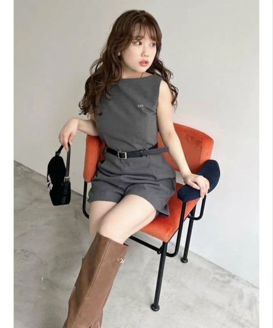 【極美品】ベルト付きミニロンパース