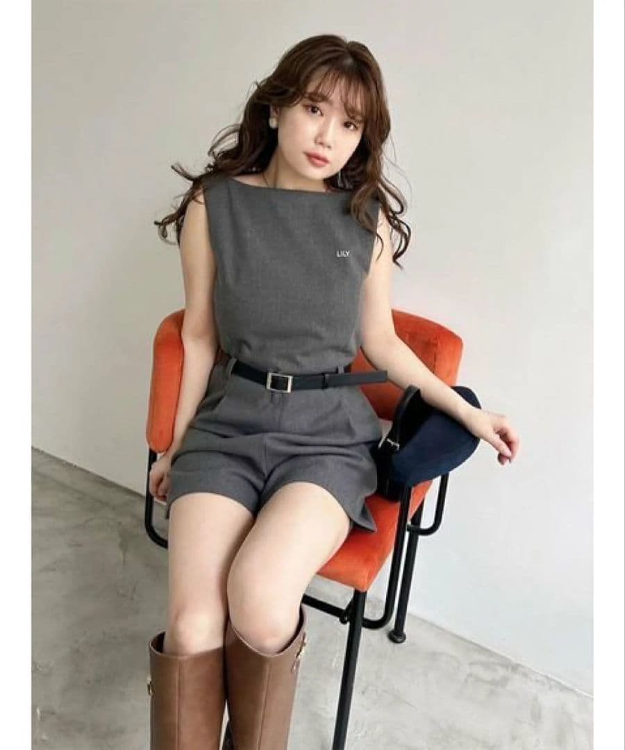 【極美品】ベルト付きミニロンパース