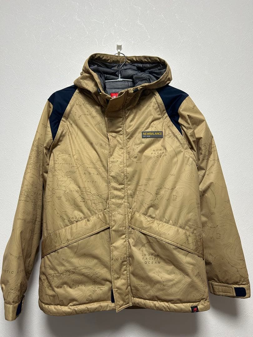 NEW BALANCE 地図柄ジャケット ベージュ/ネイビー
