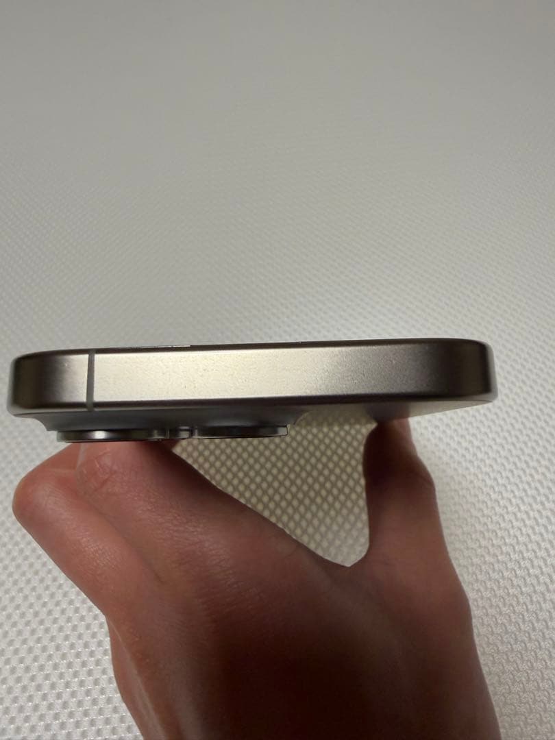 美品 iPhone 15 Pro ナチュラルチタニウム128GB simフリー