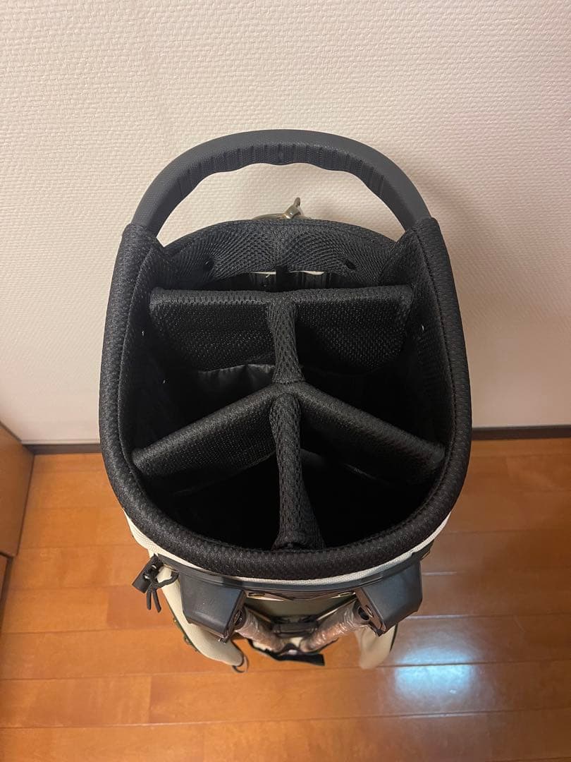 ゴルフキャディバッグ ヘッドカバー付き