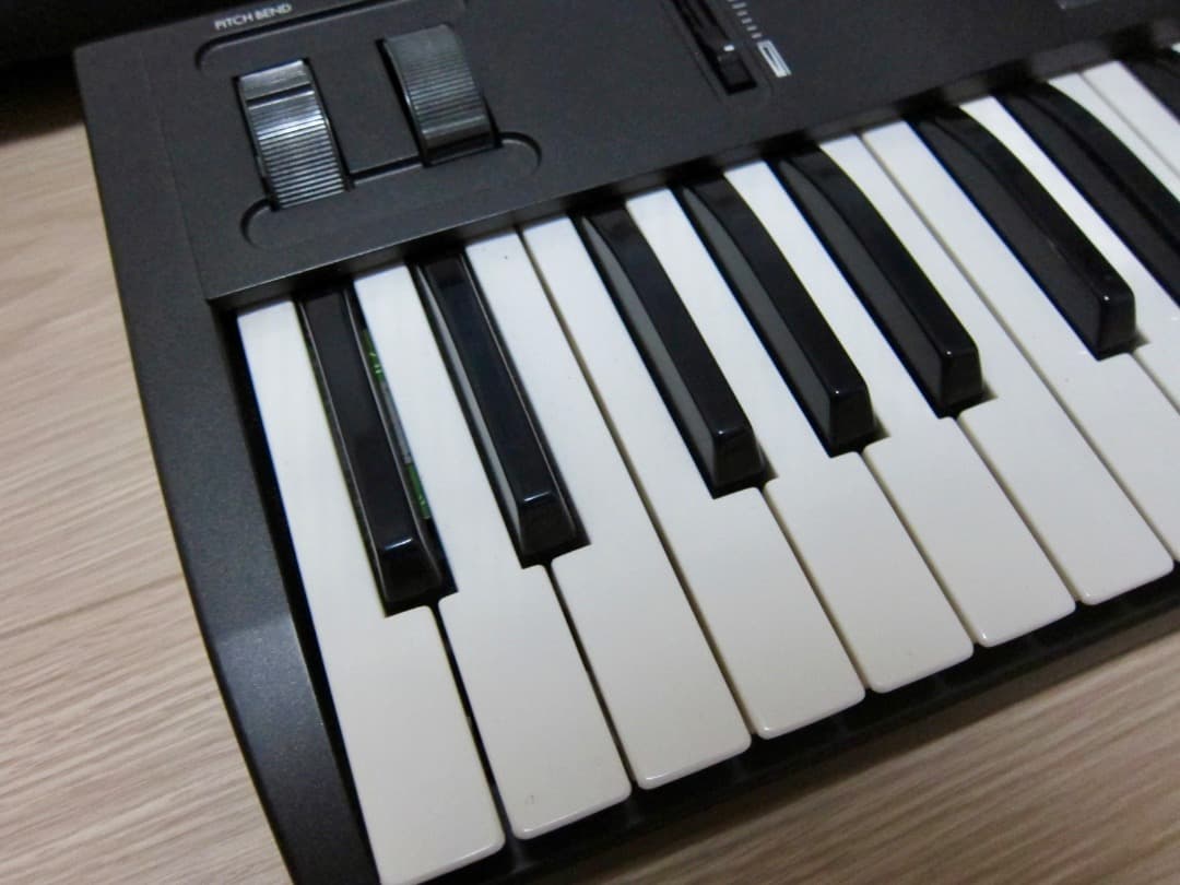 KORG X5Dシンセサイザー 専用バッグ、電源アダプタ付き