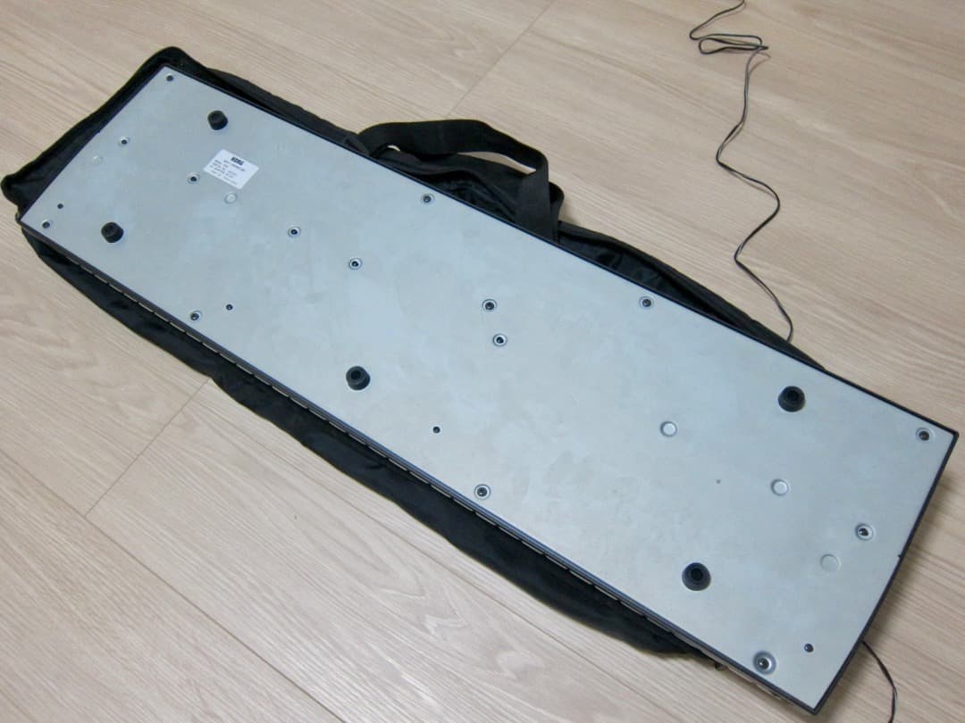 KORG X5Dシンセサイザー 専用バッグ、電源アダプタ付き