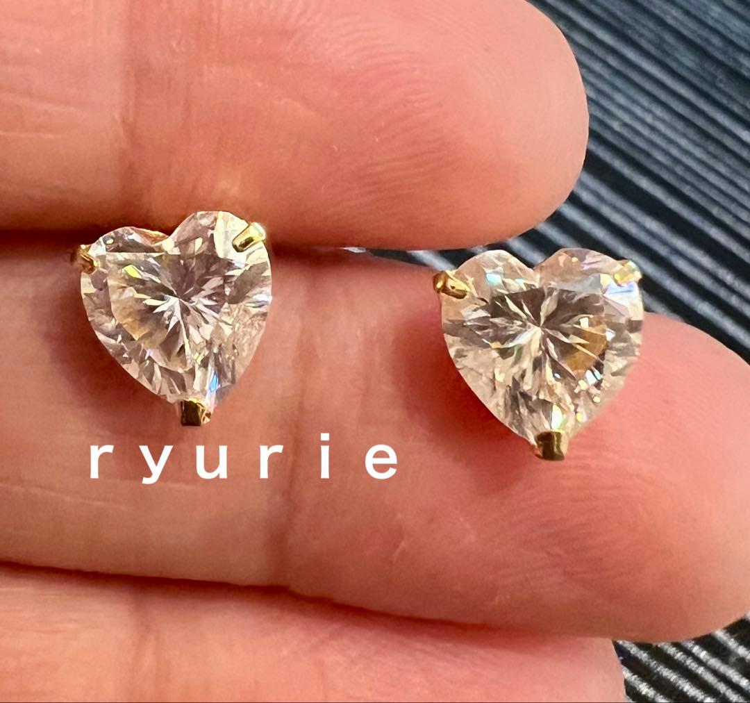 18金レディースピアス MOISSANITE HEART