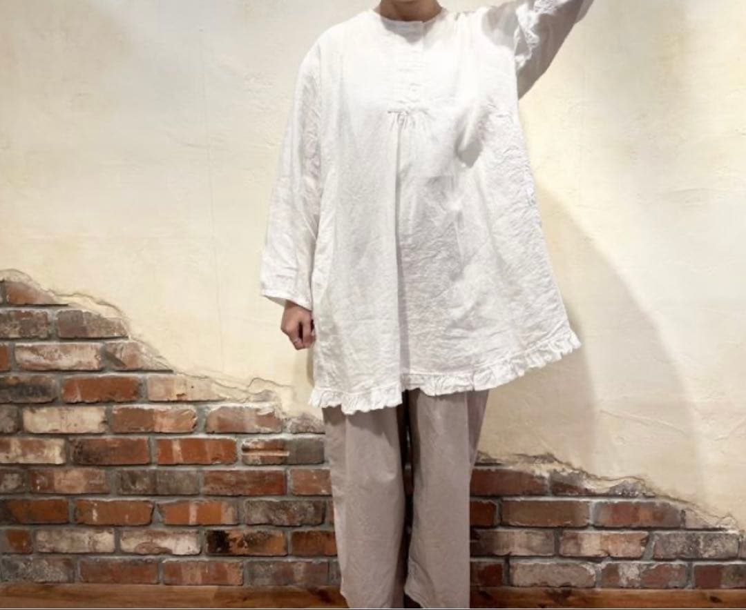 ネストローブ　近江晒しリネンプチフリルチュニック