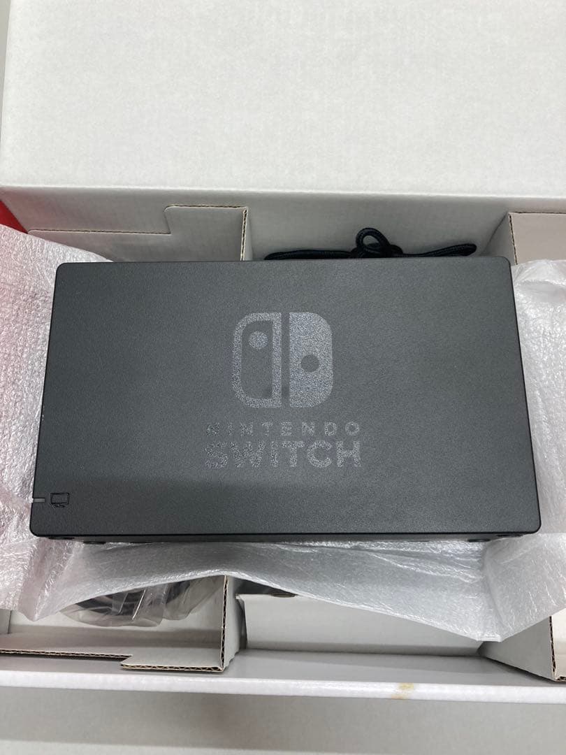 ス*テ様 Nintendo Switch ネオンブルー/レッド ポケモンイーブイ