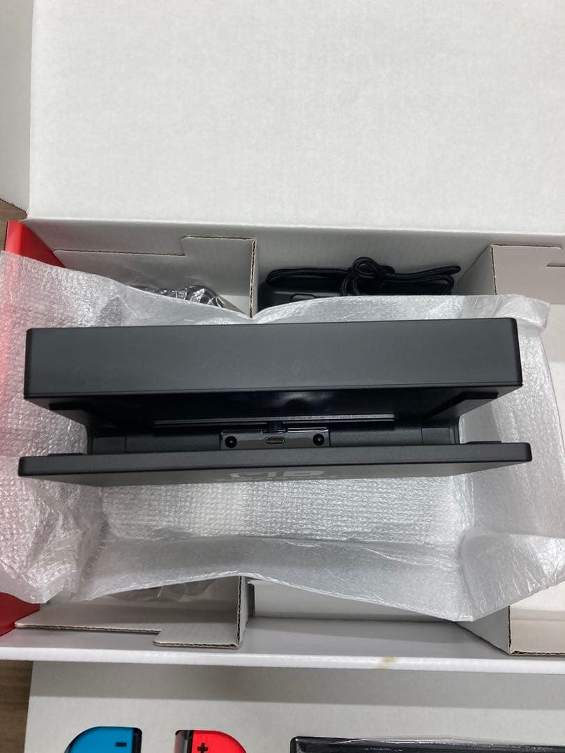 ス*テ様 Nintendo Switch ネオンブルー/レッド ポケモンイーブイ