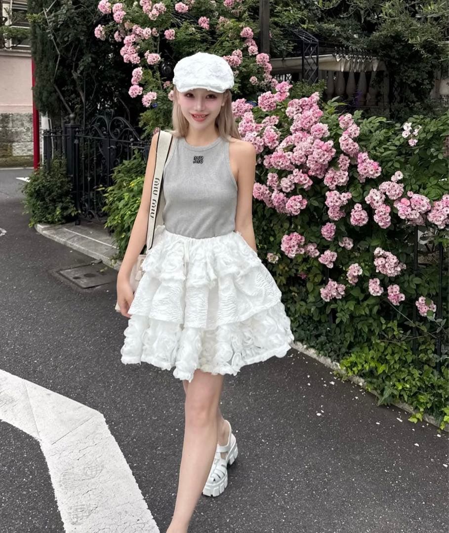 Treat ürself fluffy rose volume skirt