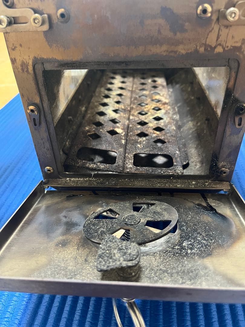 Soomloom卓上薪ストーブDECO2.0 スパークアレスタと煙突ブラシ付き！