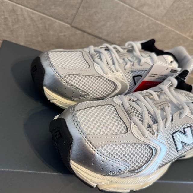 MR530 TA シルバー ホワイト 23.0cm ニューバランス