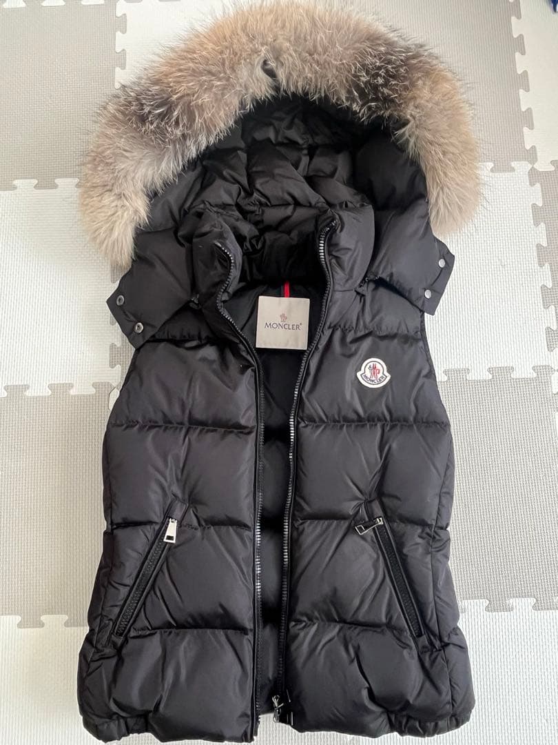 【国内正規】ファー付き　ダウンベスト　モンクレール