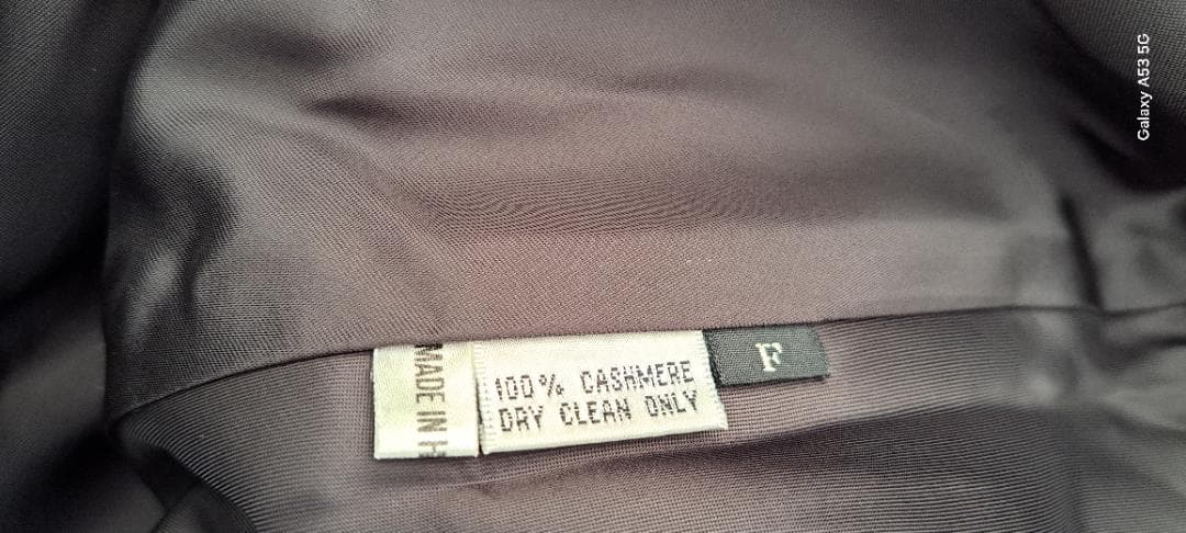 黒のロングコートファー(セーブル）襟。袖付き