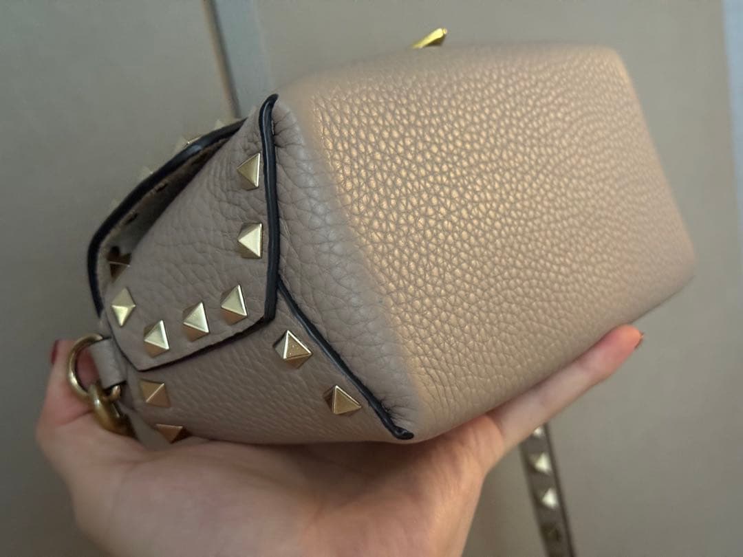 VALENTINO ロックスタッズ ミニクロスボディバッグ