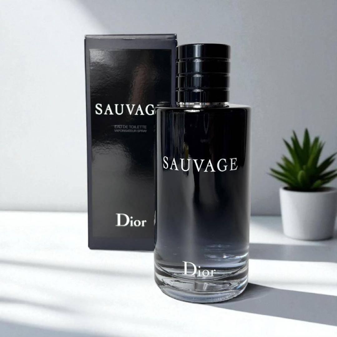 Dior SAUVAGE ディオール　ソヴァージュ　オードトワレ香水　200ml