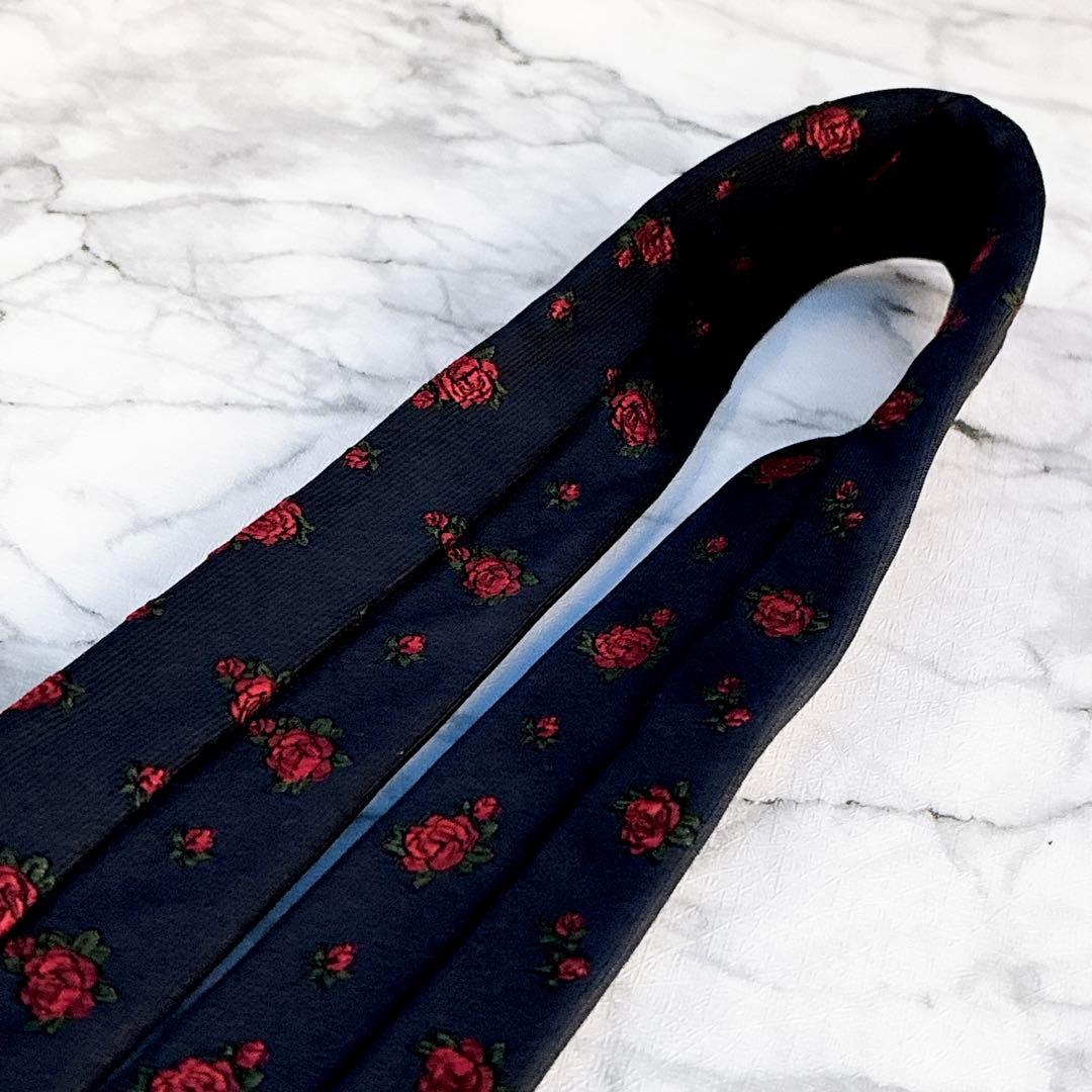 ✨未使用クラス✨GUCCI 現行　インターロッキング　GG柄 薔薇の花　ネクタイ