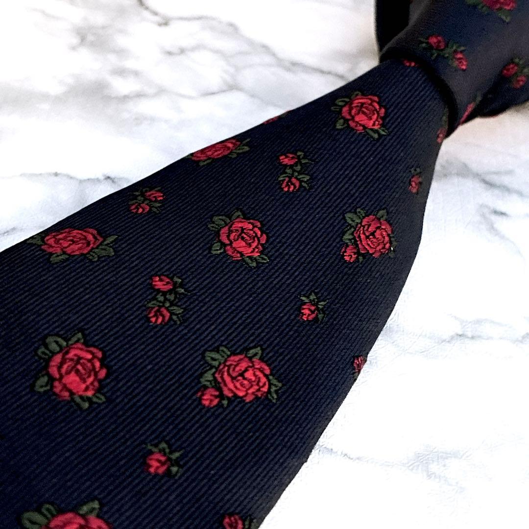 ✨未使用クラス✨GUCCI 現行　インターロッキング　GG柄 薔薇の花　ネクタイ
