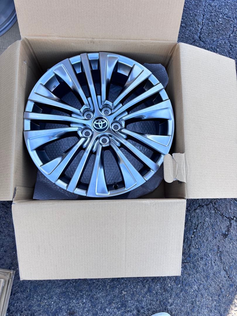 新車外しトヨタ 80系 ハリアー 純正 zアルミホイール 19インチ 4本セット