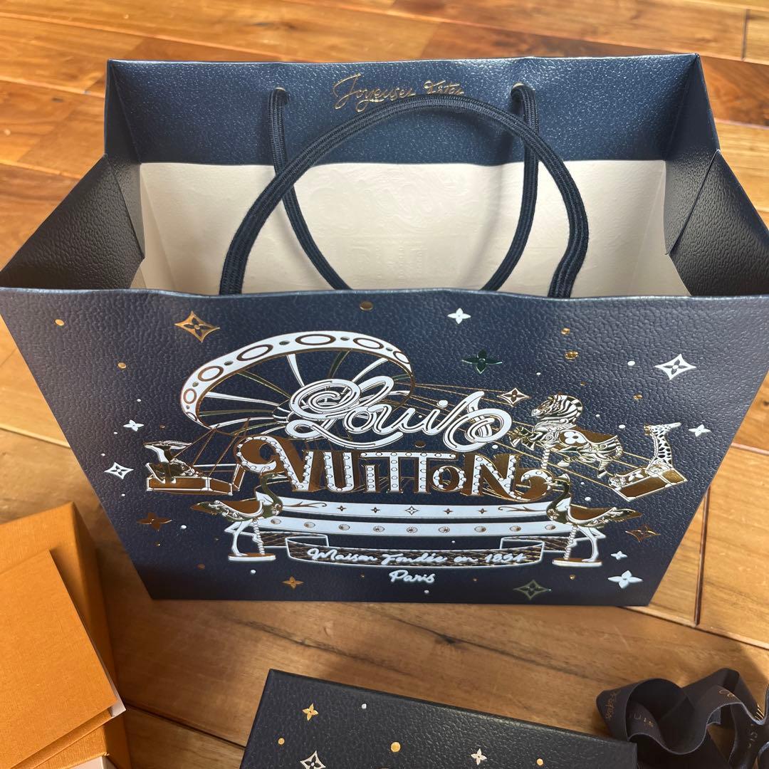 LOUIS VUITTON(ルイ・ヴィトン) ヴィクター・ウォレット