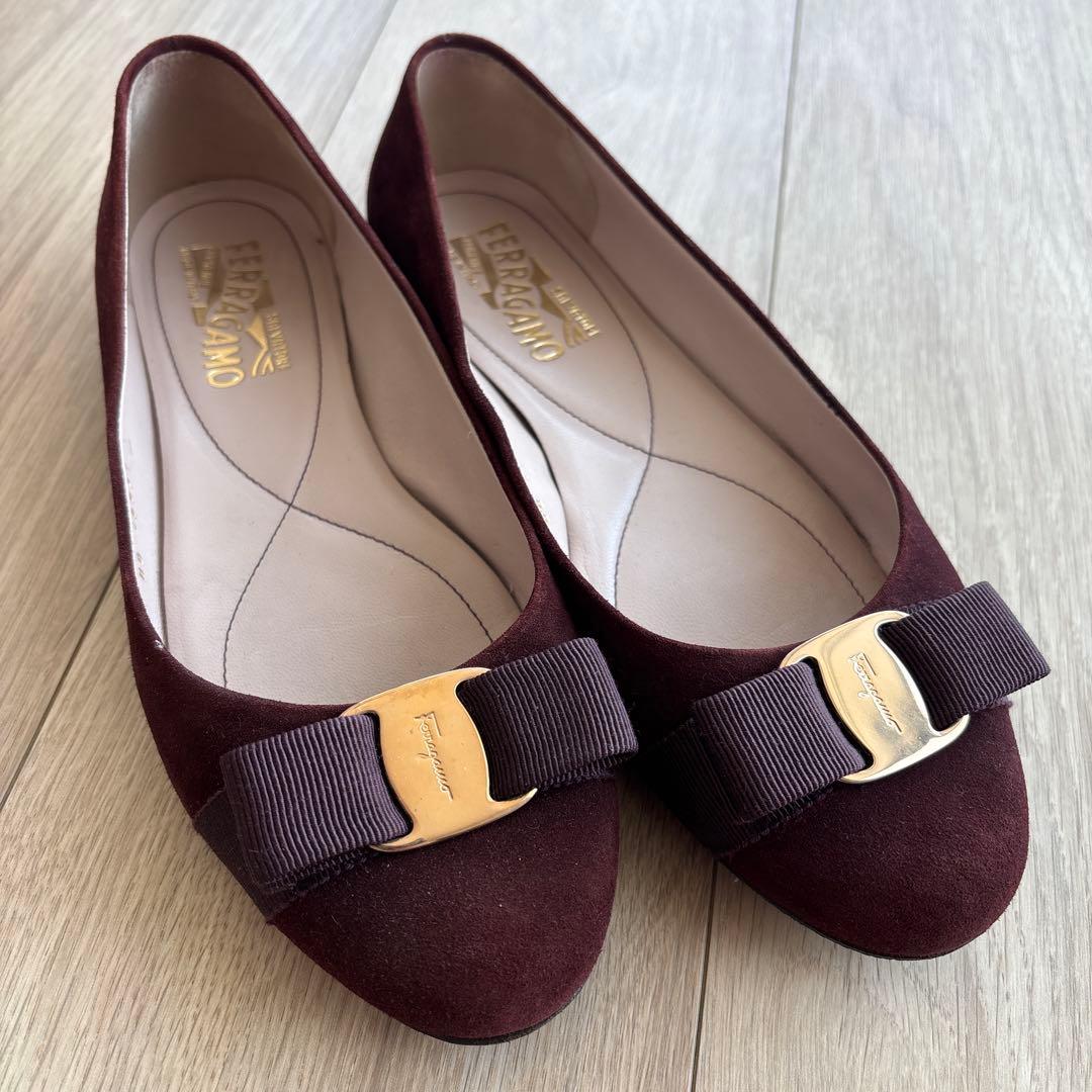 【美品】フェラガモ ヴァリナ ヴァラリボン フラットパンプス　24cm