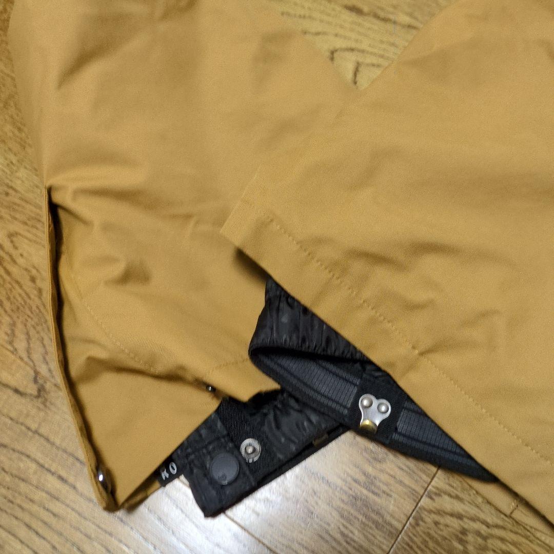 【美品】ROXY　スノボウェア　上下セット　Ｓ　総柄　　　キャメルブラウン