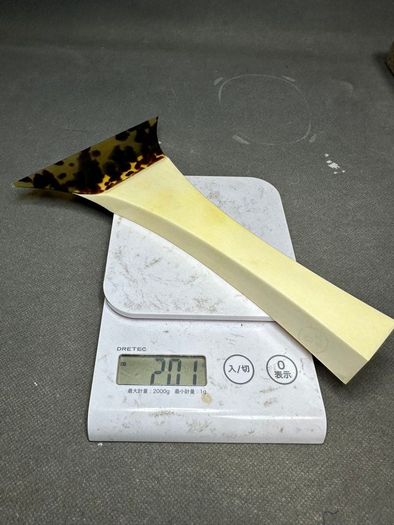 津軽三味線　鼈甲撥　撥　バチ　天然素材　和楽器　民謡　アンティーク　細密細工