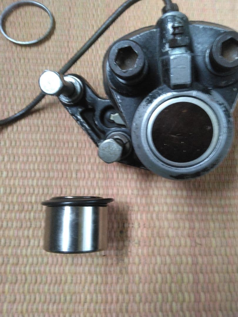 Z1Z2右側 純正ブレーキキャリパー、 ディスク