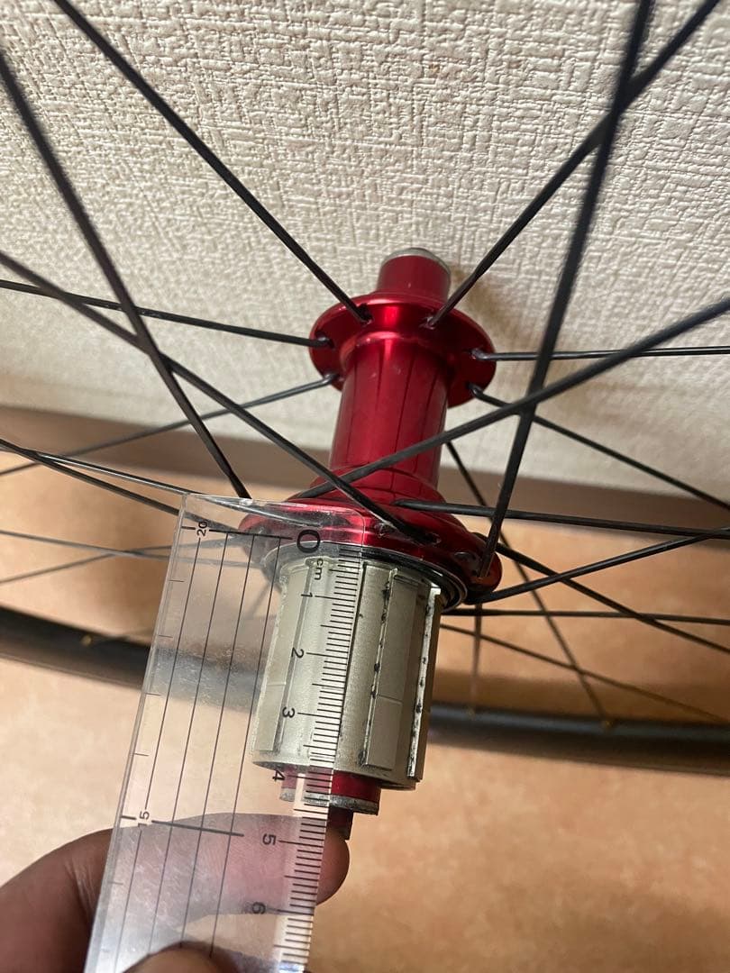 Adi guna 様クリンチャーホイール かボーン黒 赤ハブ