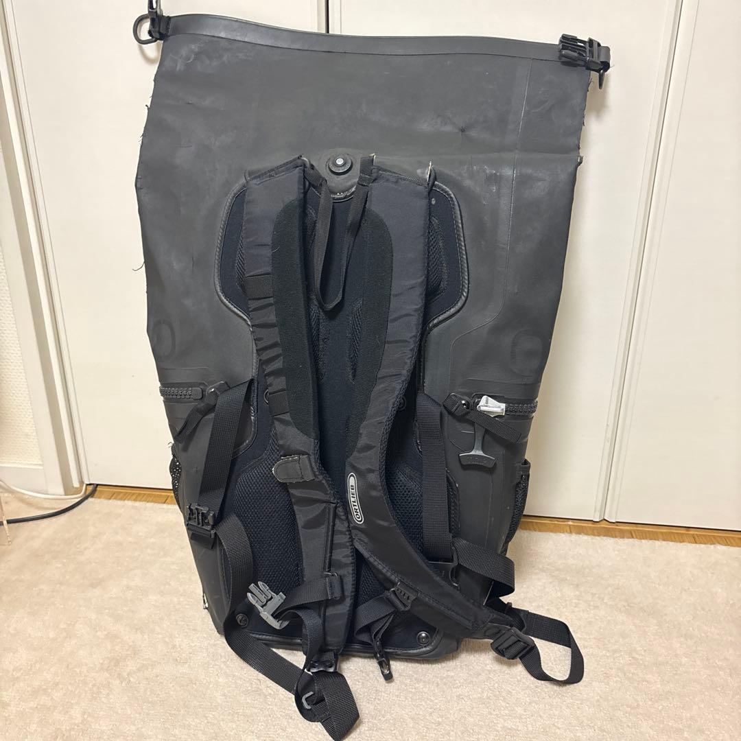 ストーンアイランド　リュック　ロールトップ　黒