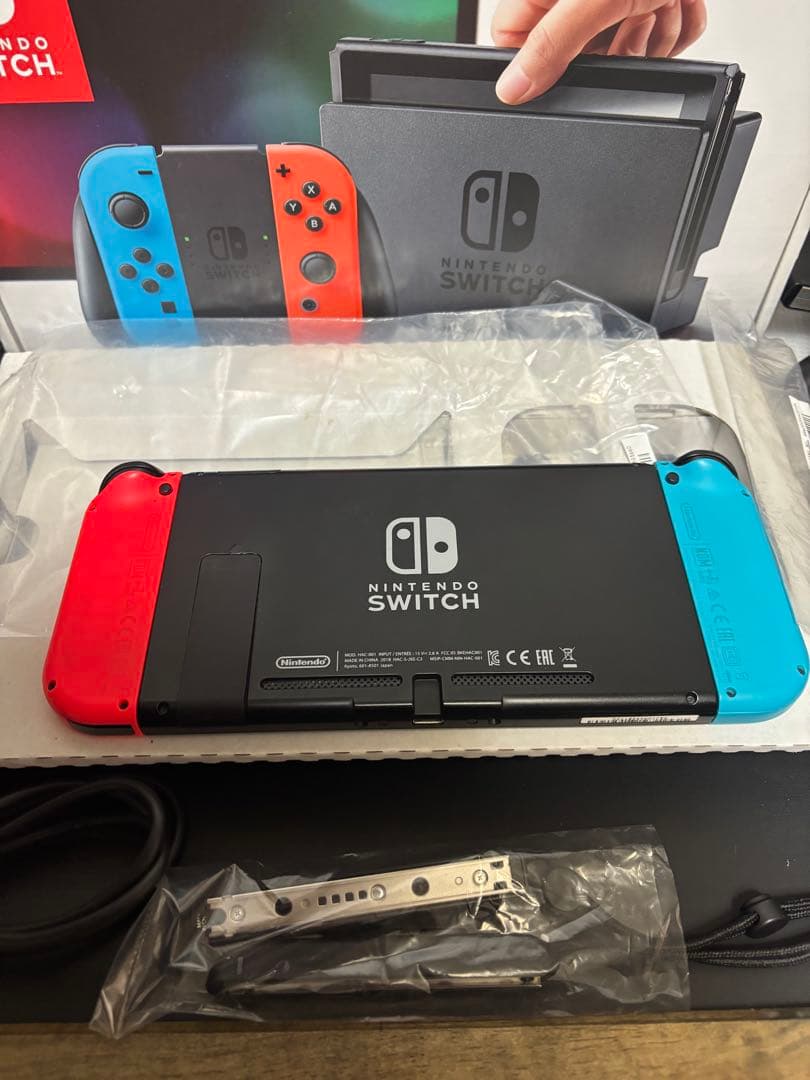 任天堂　Nintendo Switch 完品
