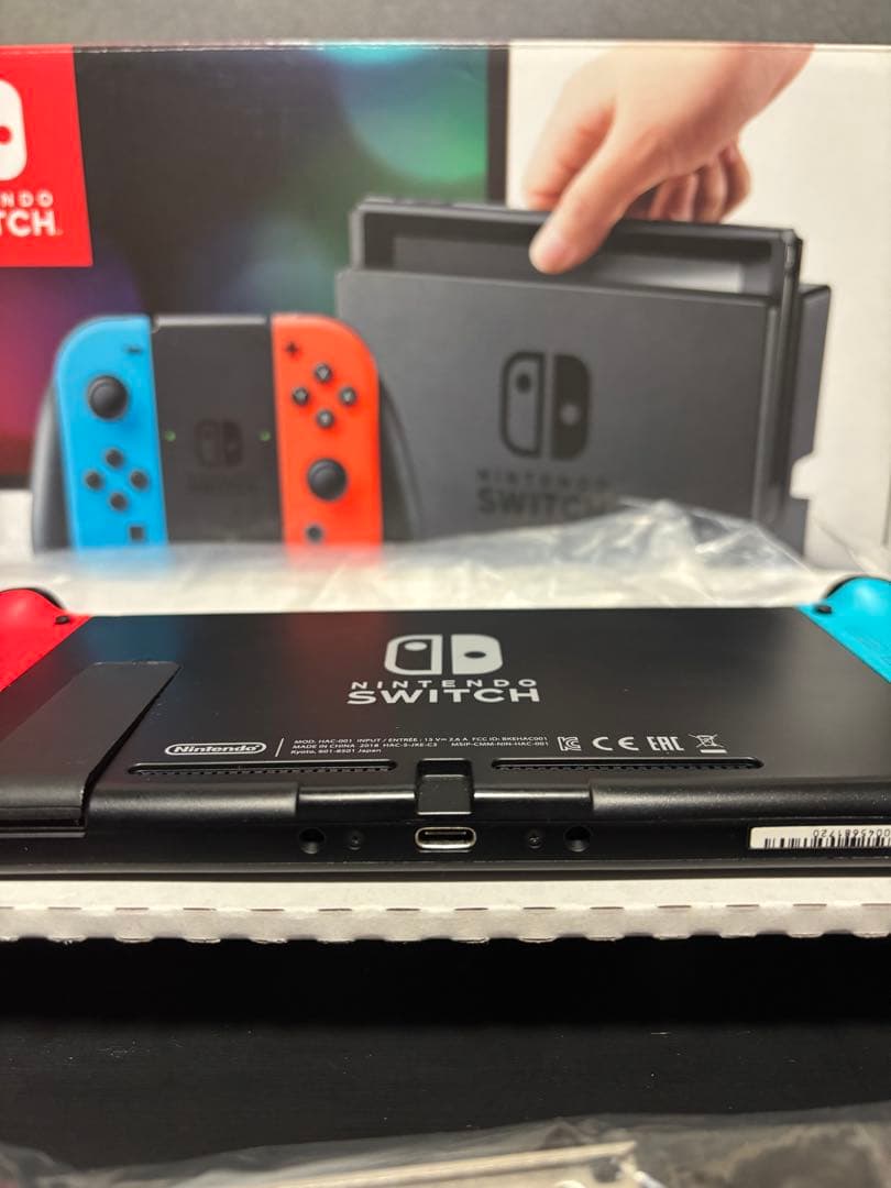 任天堂　Nintendo Switch 完品