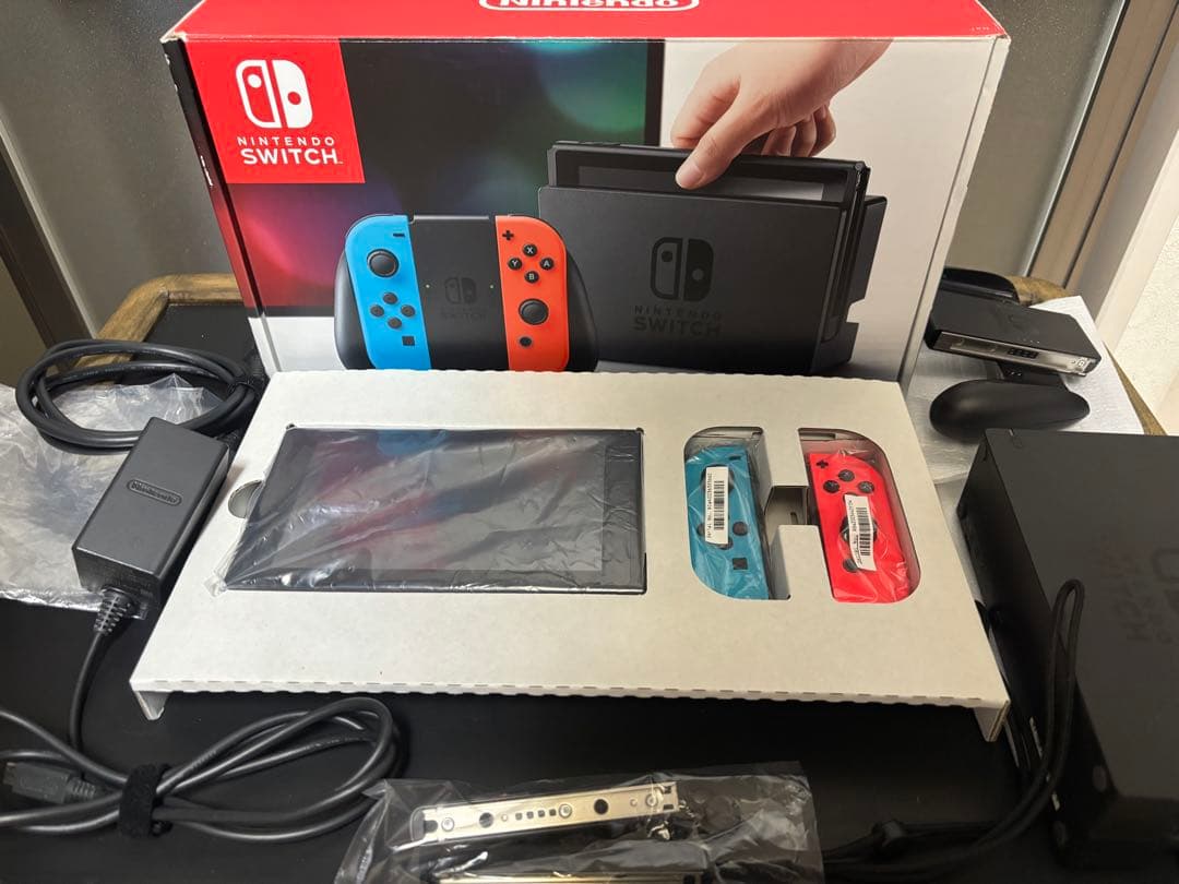 任天堂　Nintendo Switch 完品