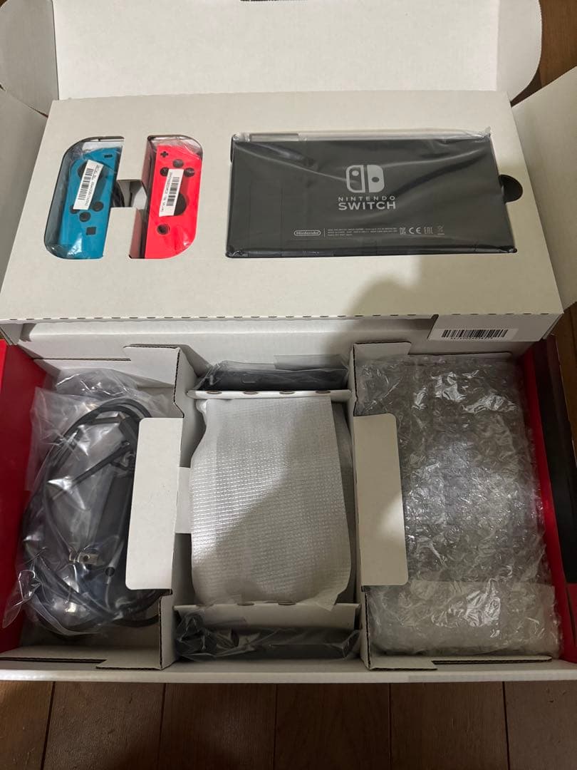 【美品 付属品完備】Nintendo Switch 本体+プロコン　おまけ多数