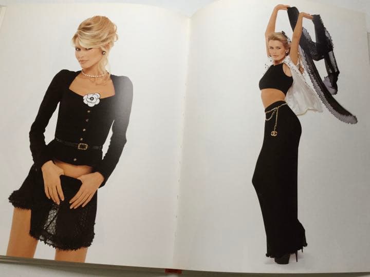 CHANEL カタログ