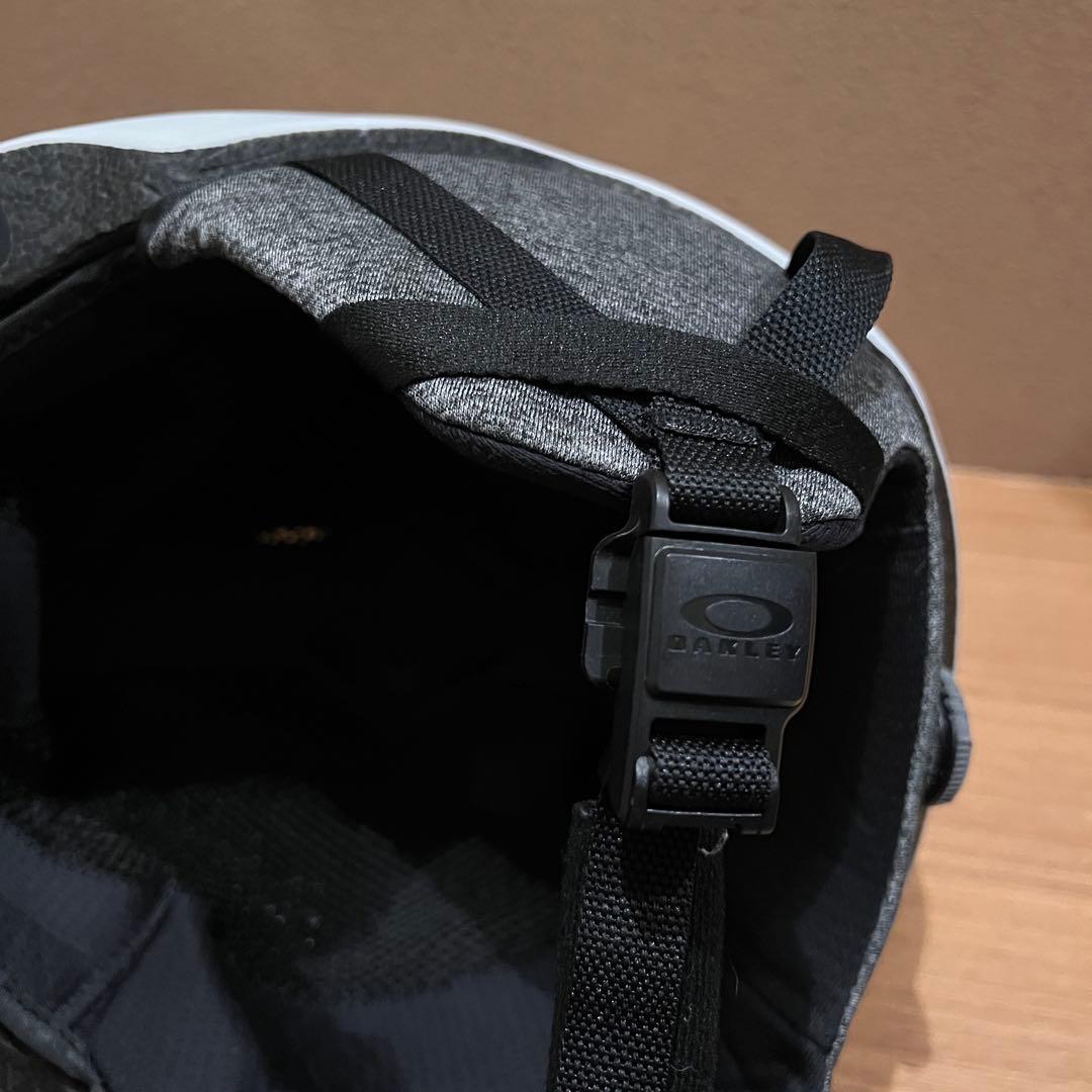 Oakley MOD1 MIPS Ｌサイズ