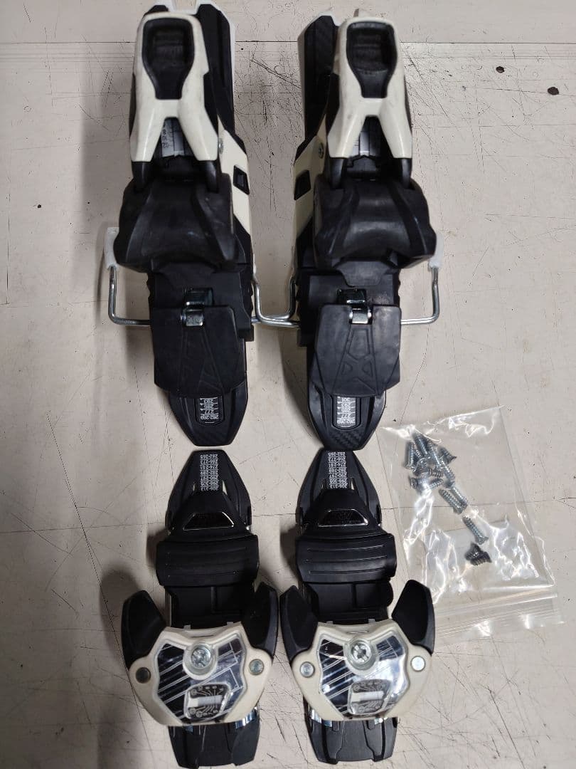 アトミック Atomic warden 13 demo スキー ビンディング