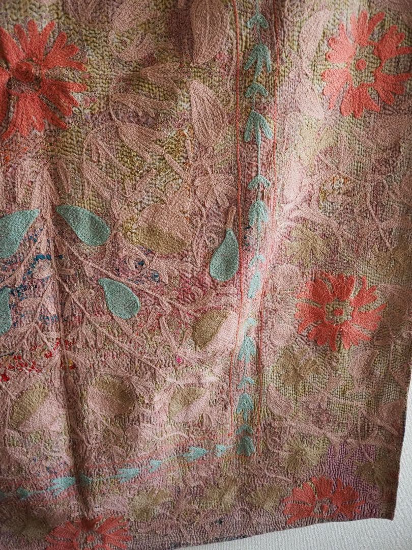 【希少】　スザニ刺繍カンタキルト　スザニ刺繍　ピンク　インド　一点もの