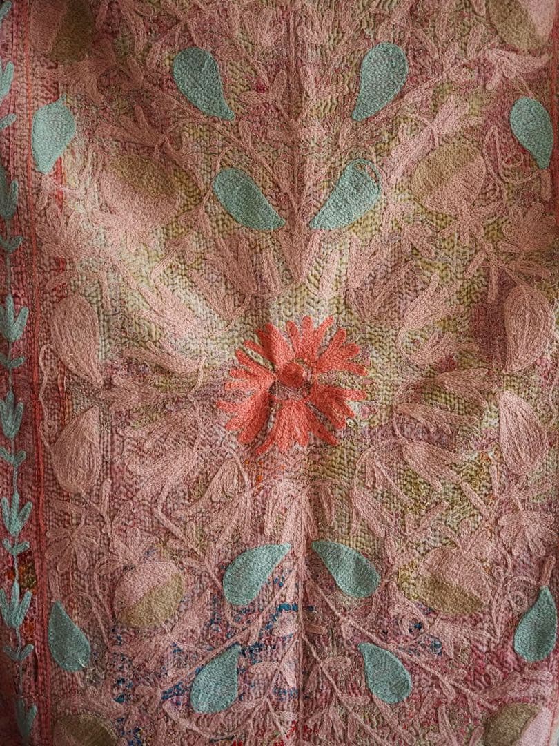 【希少】　スザニ刺繍カンタキルト　スザニ刺繍　ピンク　インド　一点もの