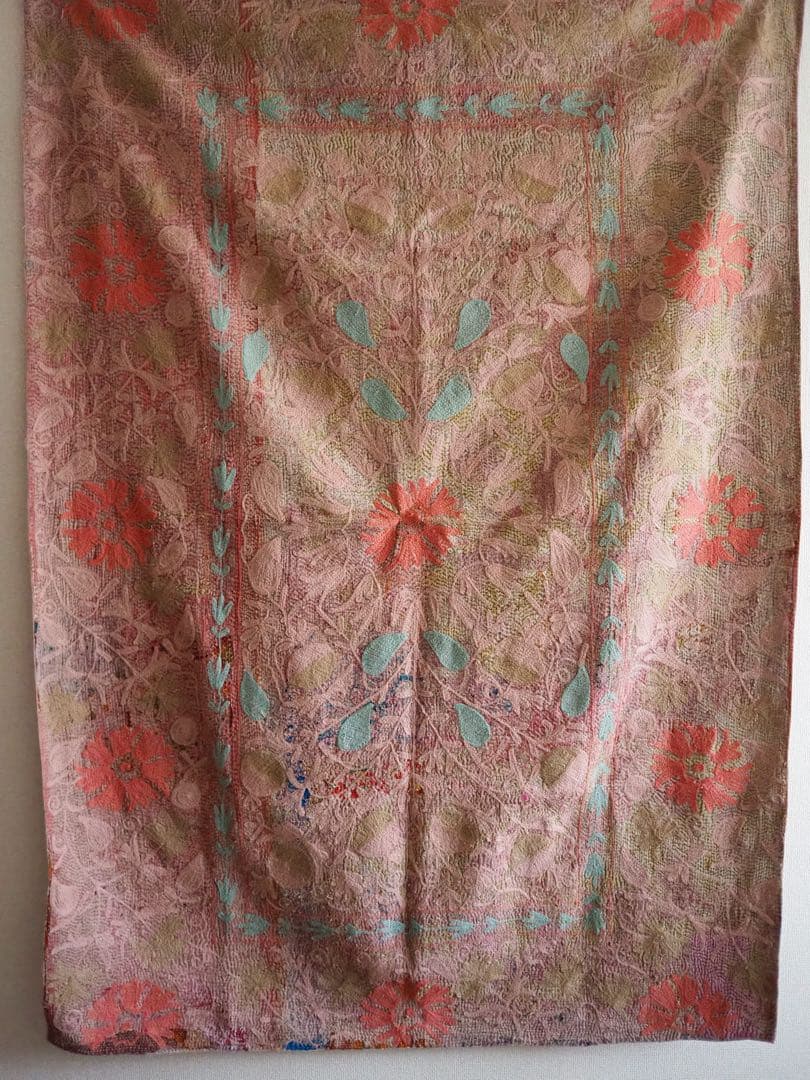【希少】　スザニ刺繍カンタキルト　スザニ刺繍　ピンク　インド　一点もの