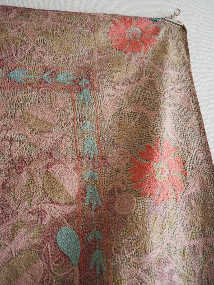 【希少】　スザニ刺繍カンタキルト　スザニ刺繍　ピンク　インド　一点もの
