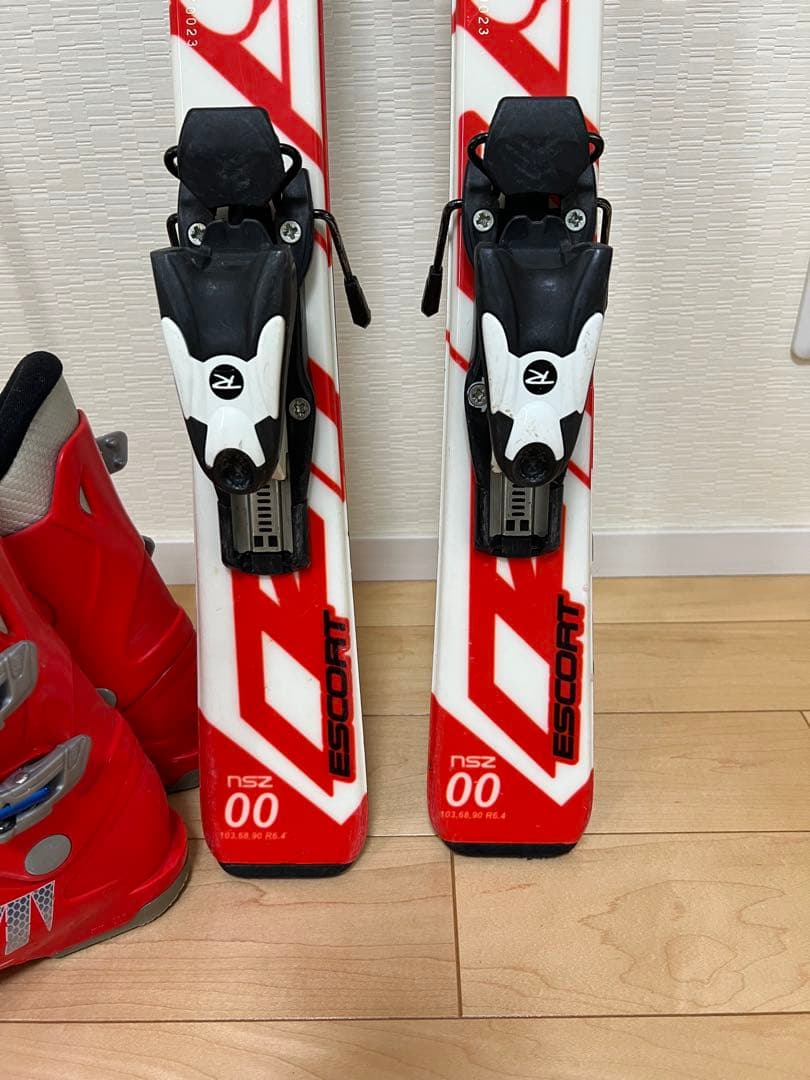 スキー板 子供用 100cm カービングスキー ストック　ブーツ　4点セット