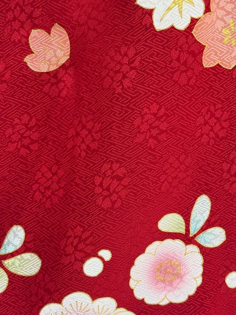 三越取扱 吉澤織物 [田中優子の世界]振袖 未仕立 定価70万 正絹 赤地古典柄