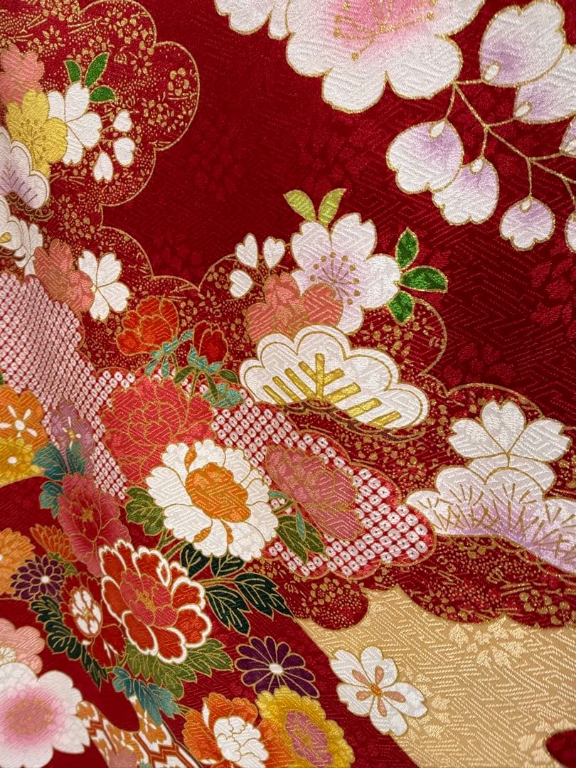 三越取扱 吉澤織物 [田中優子の世界]振袖 未仕立 定価70万 正絹 赤地古典柄