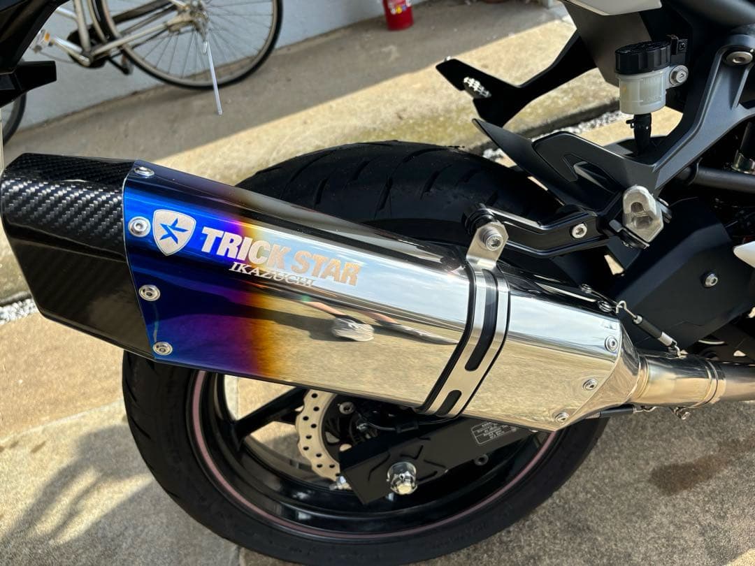 TRICK STAR IKAZUCHI マフラー　ニンジャ400