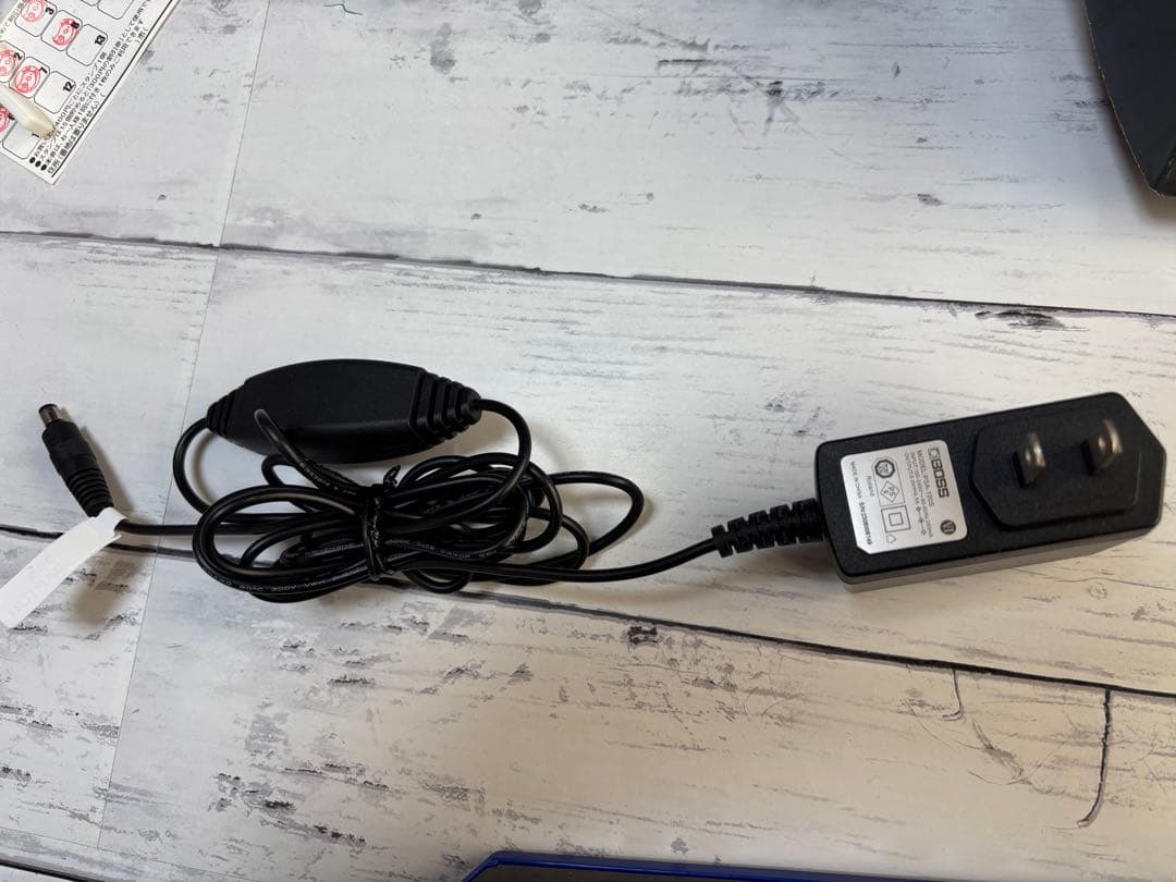 BOSS GT-1 (別売の純正ACアダプター付き)