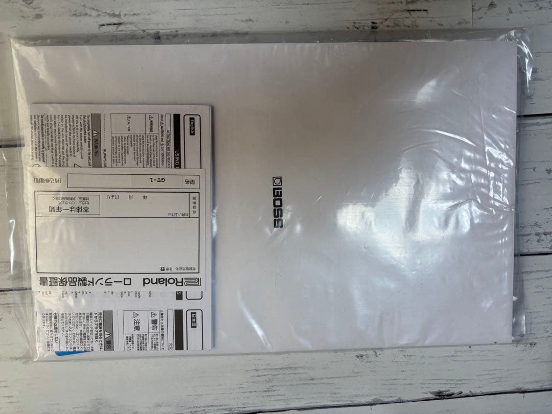 BOSS GT-1 (別売の純正ACアダプター付き)